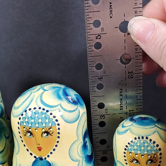 Vintage Russian Matryoshka Nesting Dolls, Blue Floral Woman Dolls, 1.75 - 5" - Picture 4 of 9